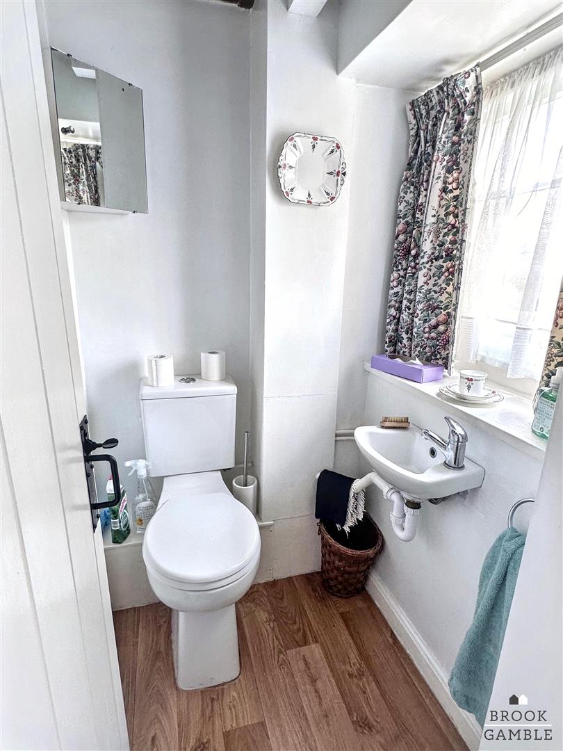 3 Bedroom House. Church Lane in Eastbourne, 17